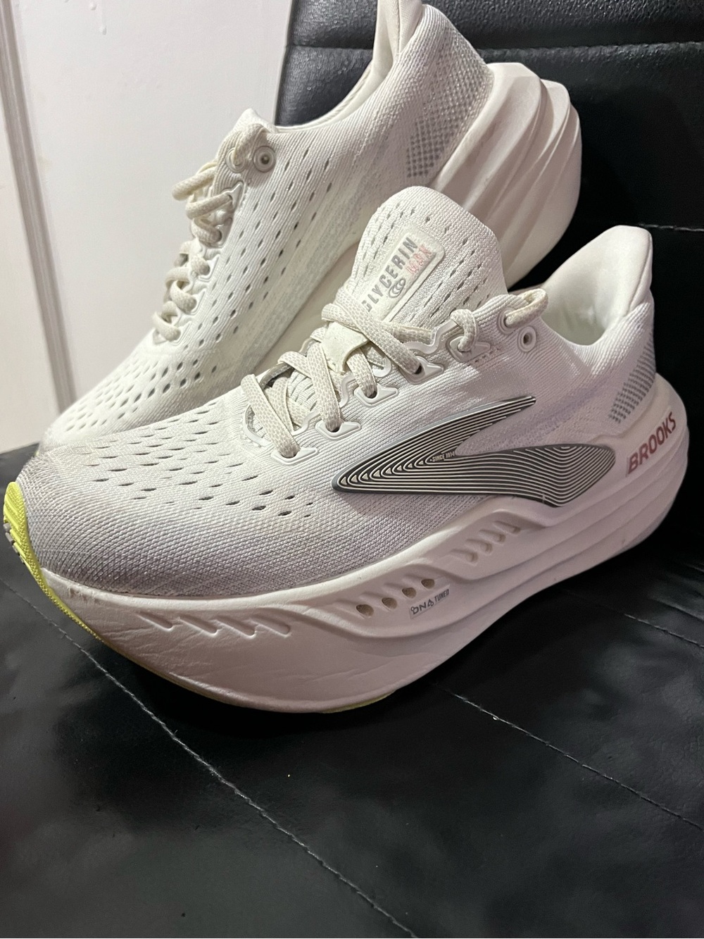 Brooks Women's Cream/ Hyper-Cushion Running Shoes